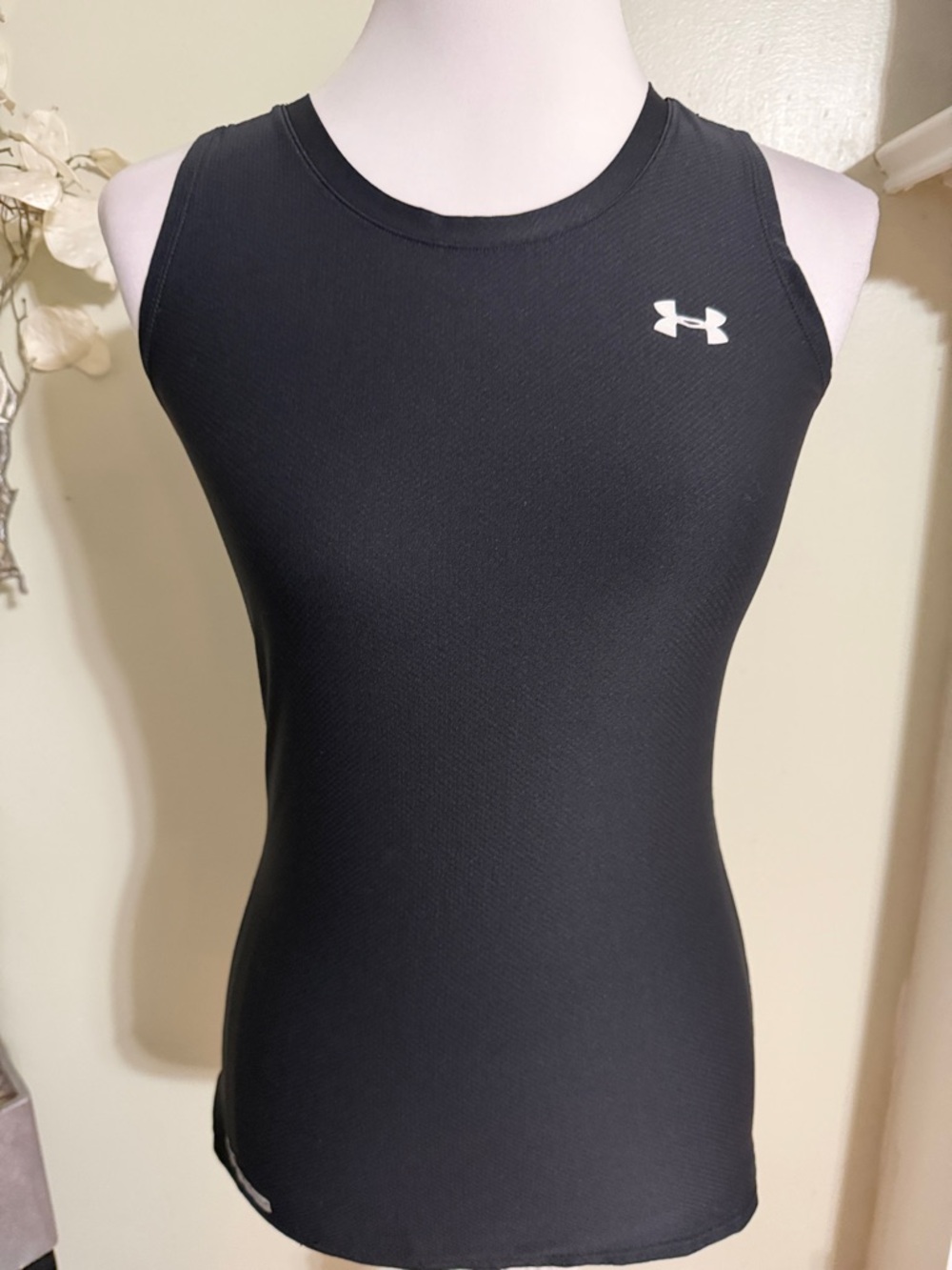 Under Armour Black Athletic Tank Top Women's Small - Picture 2 of 3